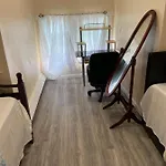 A In Queens Guest house *
