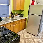 3 Bedrooms 2 Stops To Manhattan