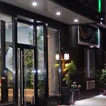 Quality Inn Near Sunset Park