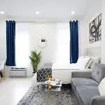 62-3a New Prime Ues W D In Unit Walk 2 C Park