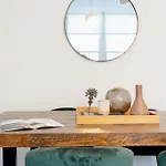 E10-2 Designer East Village Townhouse 1br W D Apartment