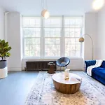 E10-2 Designer East Village Townhouse 1br W D * New York