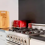 E10-2 Designer East Village Townhouse 1br W D Apartment New York