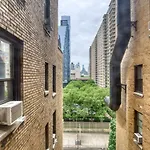 Uws 1br W Open Kitchen Doorman Gym Nyc-166