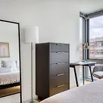 Lic 1Br W Doorman Gym Pool Nr E River Nyc-690