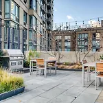 Lic 1Br W Doorman Gym Pool Nr E River Nyc-690