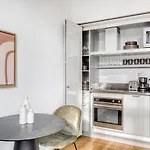 Apartment Midtown 1br W Gym Wd Across From Rock Center Nyc-670