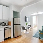 Apartment 444-3f Newly Renovated 1br In Hell's Kitchen New York