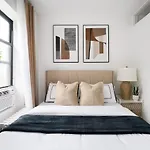 444-3f Newly Renovated 1br In Hell's Kitchen Apartment