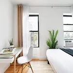 444-3f Newly Renovated 1br In Hell's Kitchen Apartment *