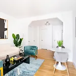 444-3f Newly Renovated 1br In Hell's Kitchen Apartment