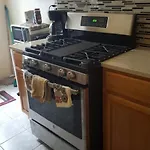 2 Spacious Apartments Oasis To Choose From 20 Min From Manhattan In A Quiet Neighborhood