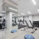 Ues Studio W Balcony Gym Nr Subway Nyc-240