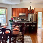 Spacious 6B4B Quiet Elegant Entire Private House