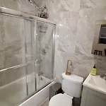 Apartment Tuk Ahoy - Sunset 2b With Shared Spaces New York