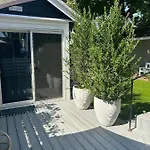 Adorable 1 Bedroom Cottage