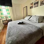Homestay Woodside, Queens