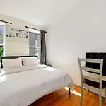 Amazing 2 Bedroom Apartment At Ues