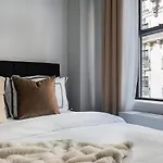 73-1204 New Studio Uws Doorman Gym