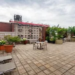 Beautiful 1 Bedroom Apartment In Columbus Avenue