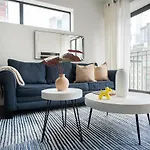 Apartment 809-6a New 2br Private Roof & View *