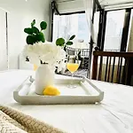 809-6a New 2br Private Roof & View * New York