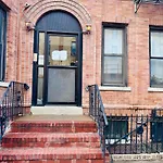 Woodside, Queens Homestay