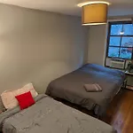 Private Room In 4 Bedroom Ground Apartment Near Subway