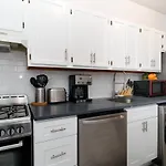 Lovely 2 Bedroom Apt In Nyc