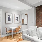 Super Cozy And Chic 3Bd 1 Bath Apt