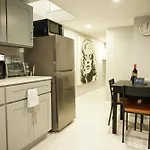 Cozy 2 Bedroom In A Lovely Forest Hills Neighborhood