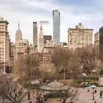 Private At A 3 Bedroom At The Heart Of East Village - Shared Apartment *
