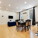 Monthly Nyc Rentals- Luxurious 3 Bedroom Unit