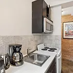 1Br Gorgeous Apt In Lenox Hill!