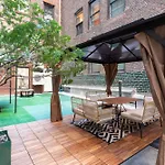 Modern 3Bd Rose Hills Manhattan Terrace Space