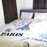 Brighton Beach Room P Close To Subway