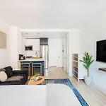 1597-14 New Renovated Rime Ues - W D Apartment
