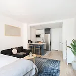 1597-14 New Renovated Rime Ues - W D Apartment