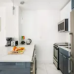 1597-14 New Renovated Rime Ues - W D Apartment *