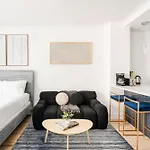 1597-14 New Renovated Rime Ues - W D Apartment New York