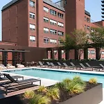 Posh Studio With Luxe Amenities In Prime Location!