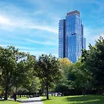 Posh Studio With Luxe Amenities In Prime Location!