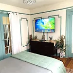 Nyc Cozy Private Bedroom With Free Parking & Near Subway - Business & Tourists