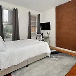 Cozy Studio Steps To Central Park Upper E Side