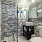Apartment Private At A 3 Bedroom At The Heart Of East Village - Shared