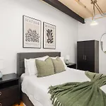 Beautifully Designed 3 Bdr In Dumbo Nyc