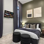 Stylish 3Br Designer Home In Harlem!