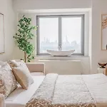 Beautiful Nyc Skyline Aparthotel For 6