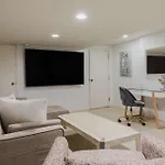 Holiday home Private Beautiful Townhome W Zen Garden