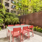 Holiday home Private Beautiful Townhome W Zen Garden